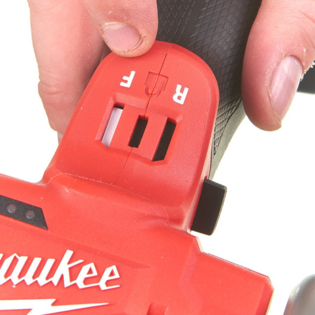 Субкомпактна багатофункціональна відрізна машина MILWAUKEE M12 FCOT-422X FUEL 4933464619