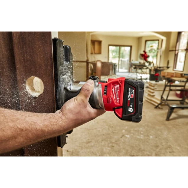 Фрезер кромкувальний акумулятрний MILWAUKEE, M18 FTR8-0X, цанга 6/8мм