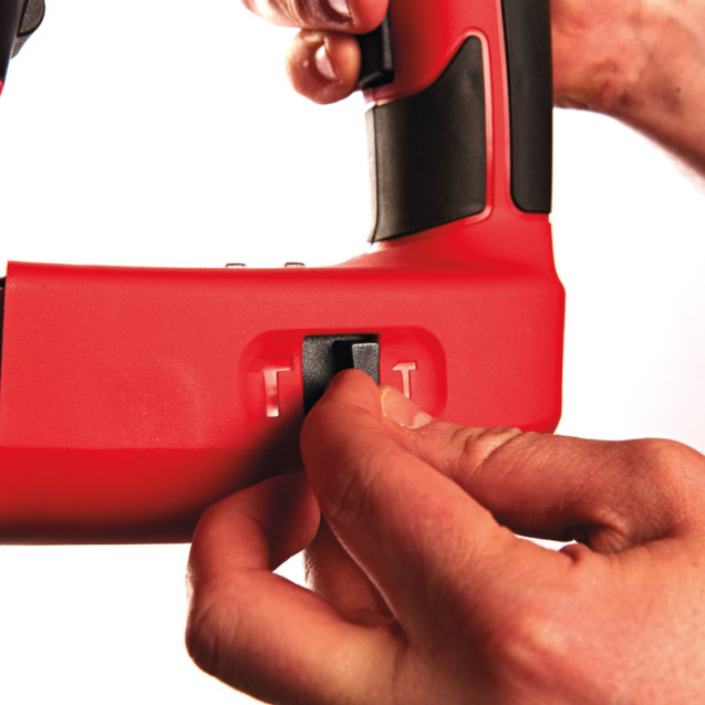 Перфоратор SDS-MAX MILWAUKEE, K 750 S, 1550Вт, 11,9Дж (акція) Перфоратор SDS-MAX MILWAUKEE, K 750 S, 1550Вт, 11,9Дж (акція)