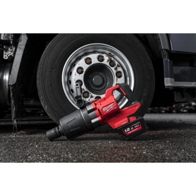 Гайкокрут високомоментний 1'' (2711 Нм) MILWAUKEE M18 FUEL ONEFHIWF1DS-121C Гайкокрут високомоментний 1'' (2711 Нм) MILWAUKEE M18 FUEL ONEFHIWF1DS-121C