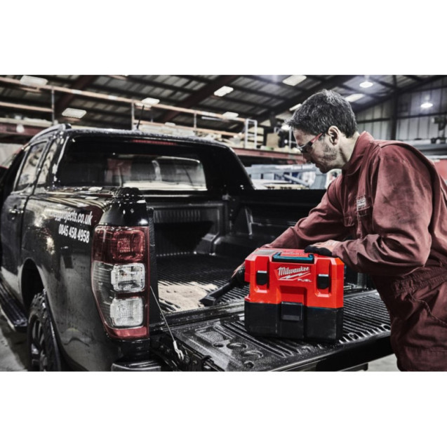 Пилосос акумуляторний MILWAUKEE, M12 FVCL-0 Характеристики: Напруга (В) 12 Тип акумулятора Li-ion Об
