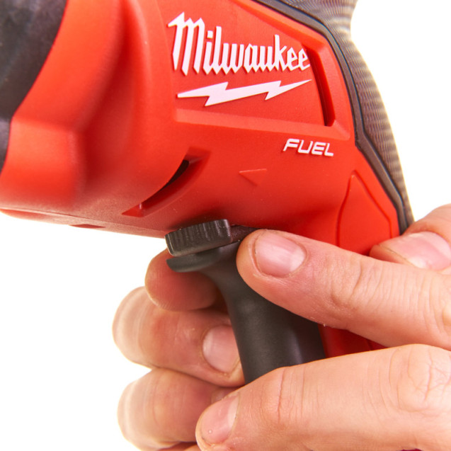 Шуруповерт для гипсокартона MILWAUKEE M18 FUEL FSGC-202X крут. мом. 13 Нм, 4933459199 Шуруповерт для гипсокартона MILWAUKEE M18 FUEL FSGC-202X крут. мом. 13 Нм, 4933459199
