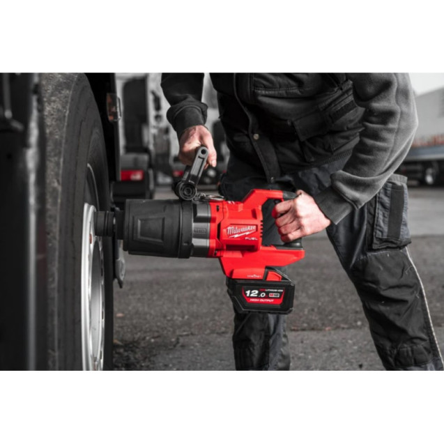 Гайкокрут високомоментний 1'' (2711 Нм) MILWAUKEE M18 FUEL ONEFHIWF1DS-121C Гайкокрут високомоментний 1'' (2711 Нм) MILWAUKEE M18 FUEL ONEFHIWF1DS-121C