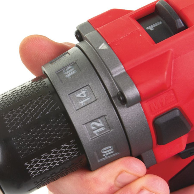 Дриль-шурупокрут акумуляторний MILWAUKEE, M12 FDD-202X, 37Нм (+ заряд.пристрій, 2 акум.Х 2Аг, HD кей
