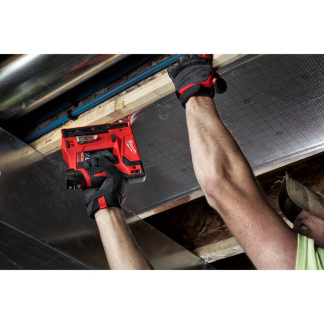 Степлер акумуляторний MILWAUKEE, M12 BST-0 Степлер акумуляторний MILWAUKEE, M12 BST-0