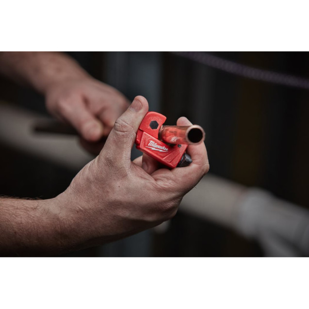 Мини-труборез для медных труб MILWAUKEE 48229250  3-15мм