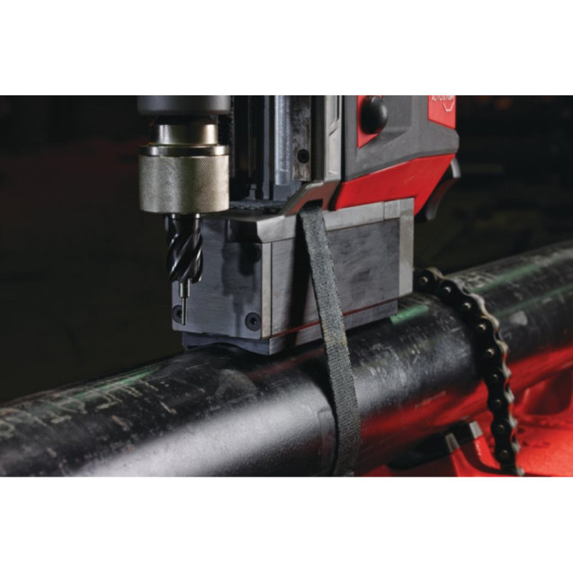 Аккумуляторная дрель на магнитной станине с постоянным магнитом MILWAUKEE M18 FUEL FMDP-0C 493345163