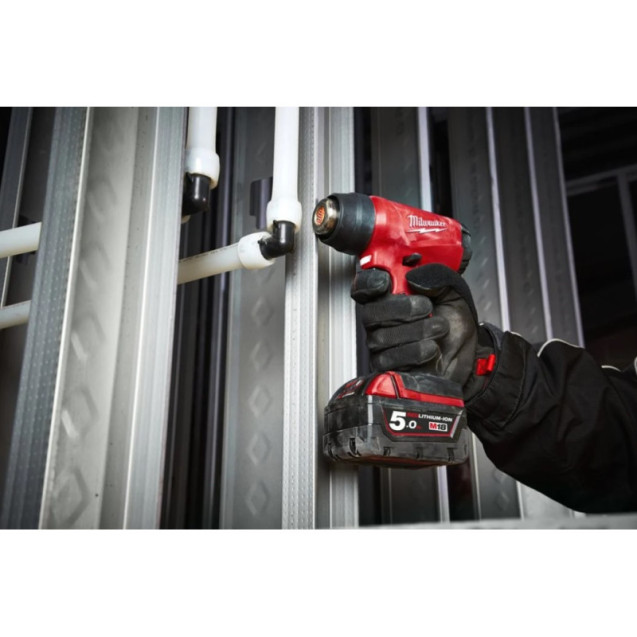 Термоповітродувка   акумуляторна MILWAUKEE, M18 BHG-502C (+ заряд.пристрій, 2 акум.Х 5Аг, кейс)