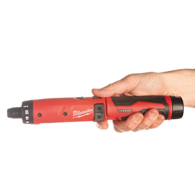 Аккумуляторная отвертка, крут. мом. 5 Нм, MILWAUKEE M4 D-202B 4933440475