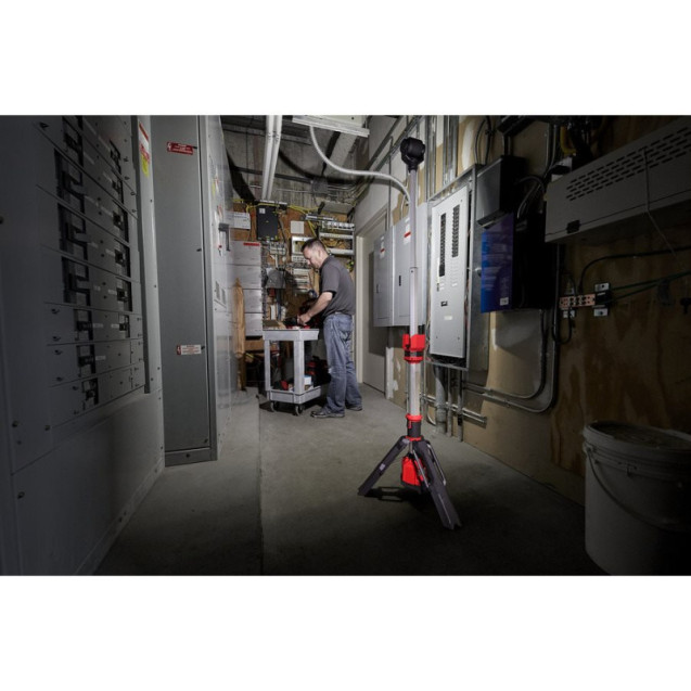 Аккумуляторный фонарь мачта освещения MILWAUKEE M12 SAL-0 4933464823