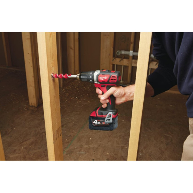 Дрель-шуруповерт MILWAUKEE M18 BDD-202C крутящий момент 50Нм 4933443555 ХИТ Дрель-шуруповерт MILWAUKEE M18 BDD-202C крутящий момент 50Нм 4933443555 ХИТ