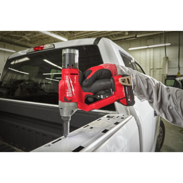 Заклепочник акумуляторний Milwaukee M18 ONEFPRT-202X 4.8 - 7.0 мм (4933478602) Заклепочник акумуляторний Milwaukee M18 ONEFPRT-202X 4.8 - 7.0 мм (4933478602)
