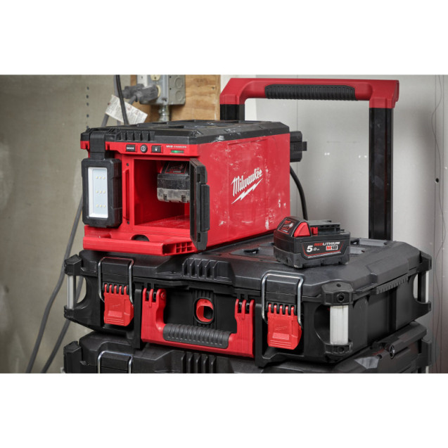 Ліхтар світлодіодний акумуляторний PACKOUT MILWAUKEE, M18 POALC-0