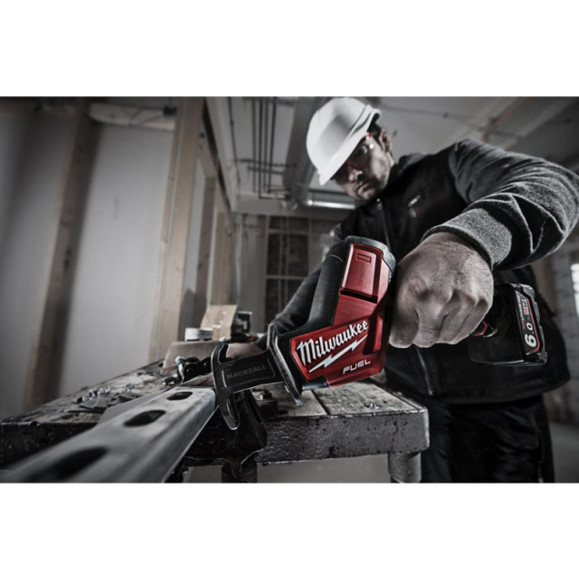 Пила шабельна акумуляторна MILWAUKEE, M12 CHZ-0 Пила шабельна акумуляторна MILWAUKEE, M12 CHZ-0