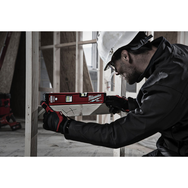 Уровень MILWAUKEE REDSTICK Backbone™ 40 см 4932459060